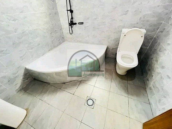 8bathroom