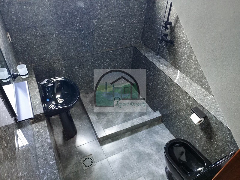 11bathroom