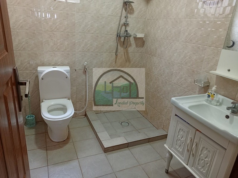 13bathroom