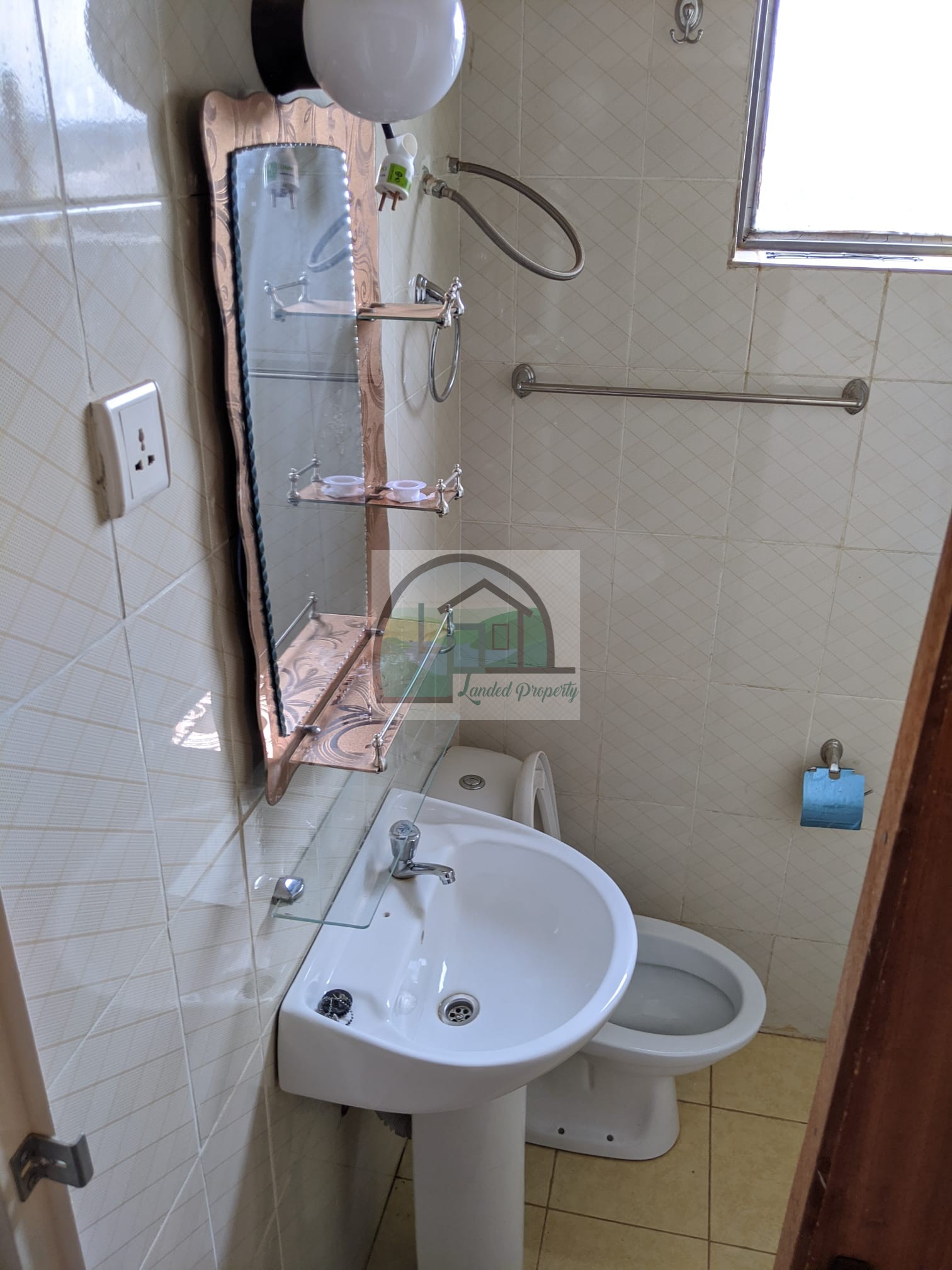 9bathroom