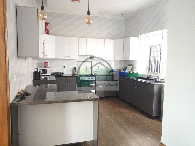 14.-Kitchen