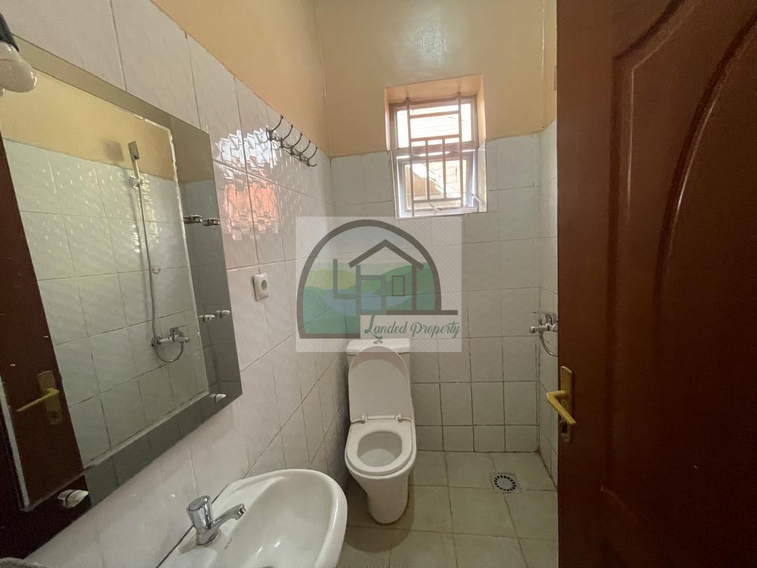 9bathroom
