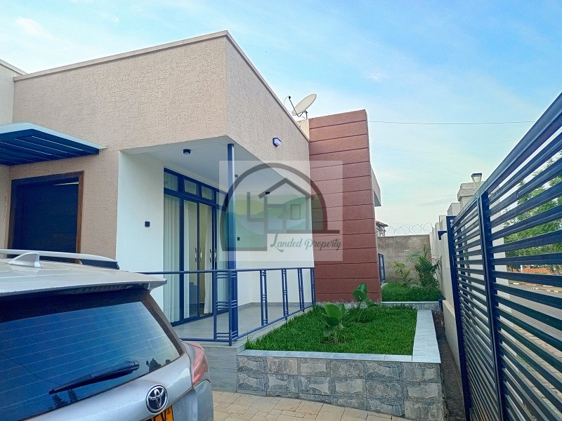 6front-house-view