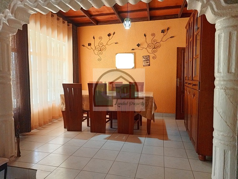 8Dining-room