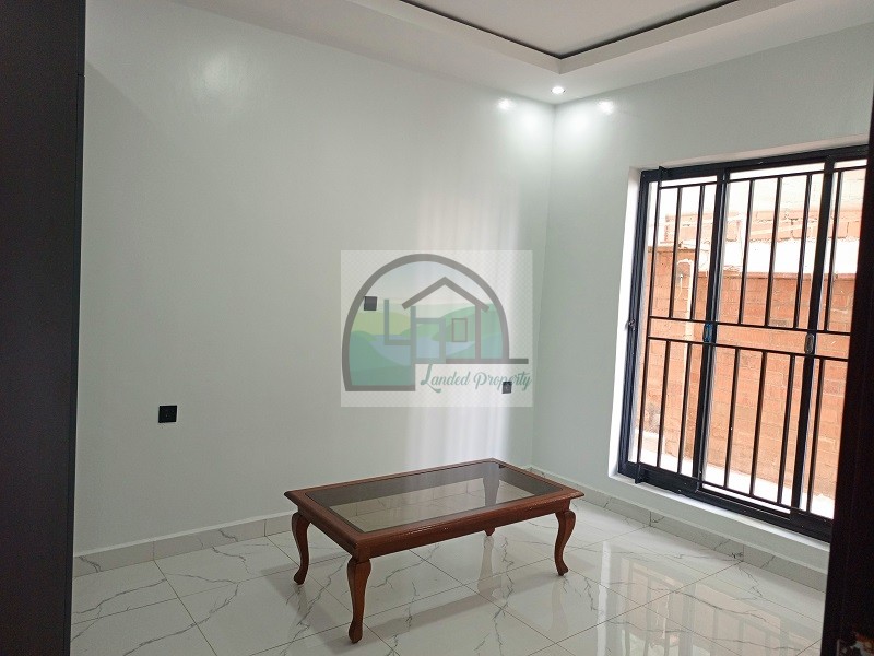8bedroom