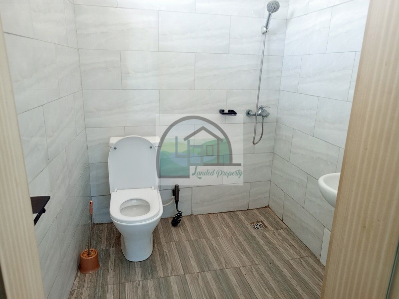 6bathroom