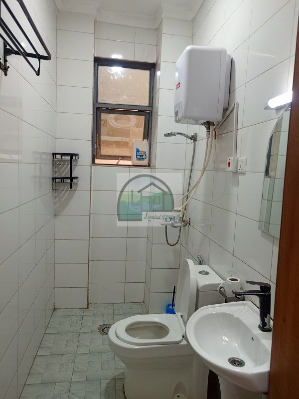 8bathroom