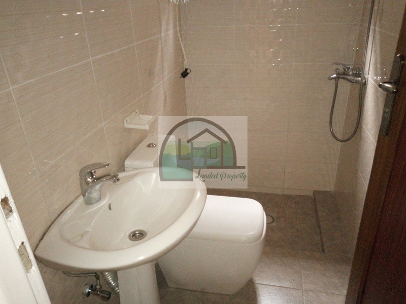 9.-Bathroom